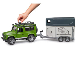 Bruder LAND ROVER s přepravníkem na koně 1:16